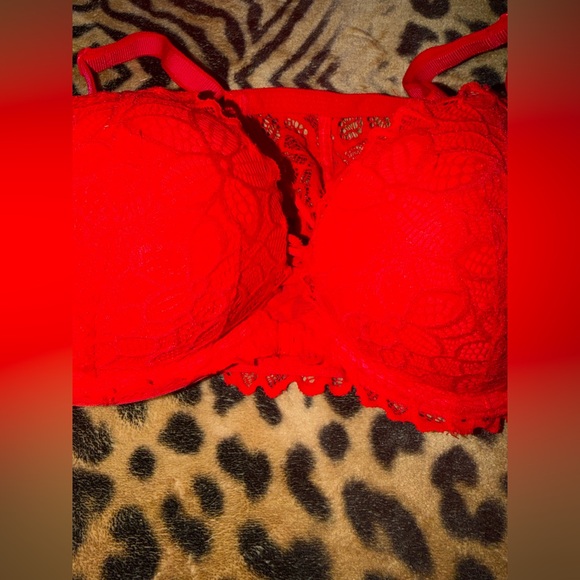 PINK Victoria's Secret Red Lace Bra - Picture 2 of 6